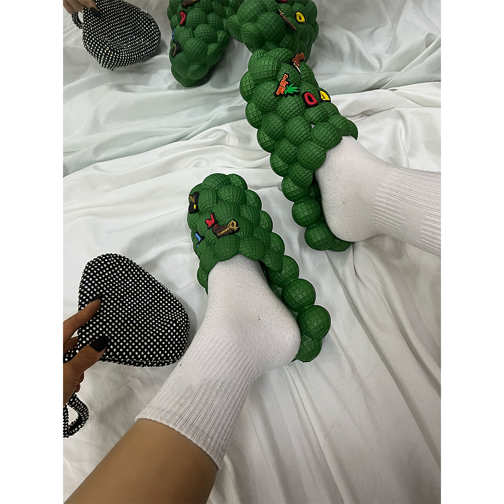 Sandalias al aire libre para mujer, pantuflas de casa, chanclas de burbujas para mujer