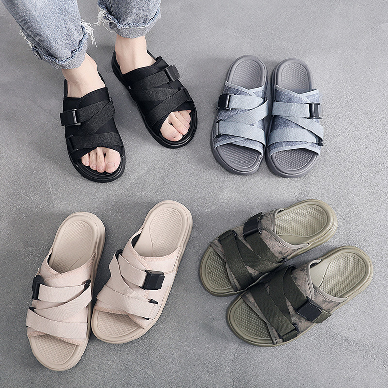 Sandalias al aire libre de tendencia de moda de verano para hombres Chanclas de playa de suela suave para hombres