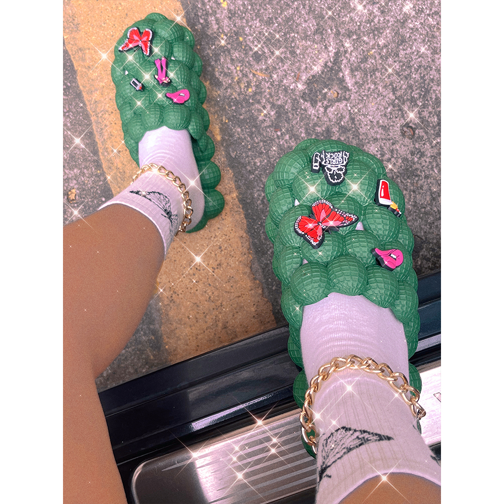 Zapatillas de piscina para mujer con suela gruesa suave y nube de burbujas