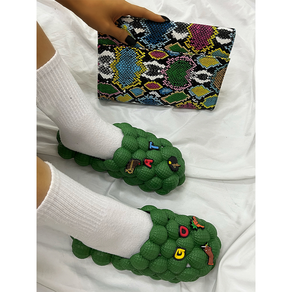 Sandalias al aire libre para mujer, pantuflas de casa, chanclas de burbujas para mujer