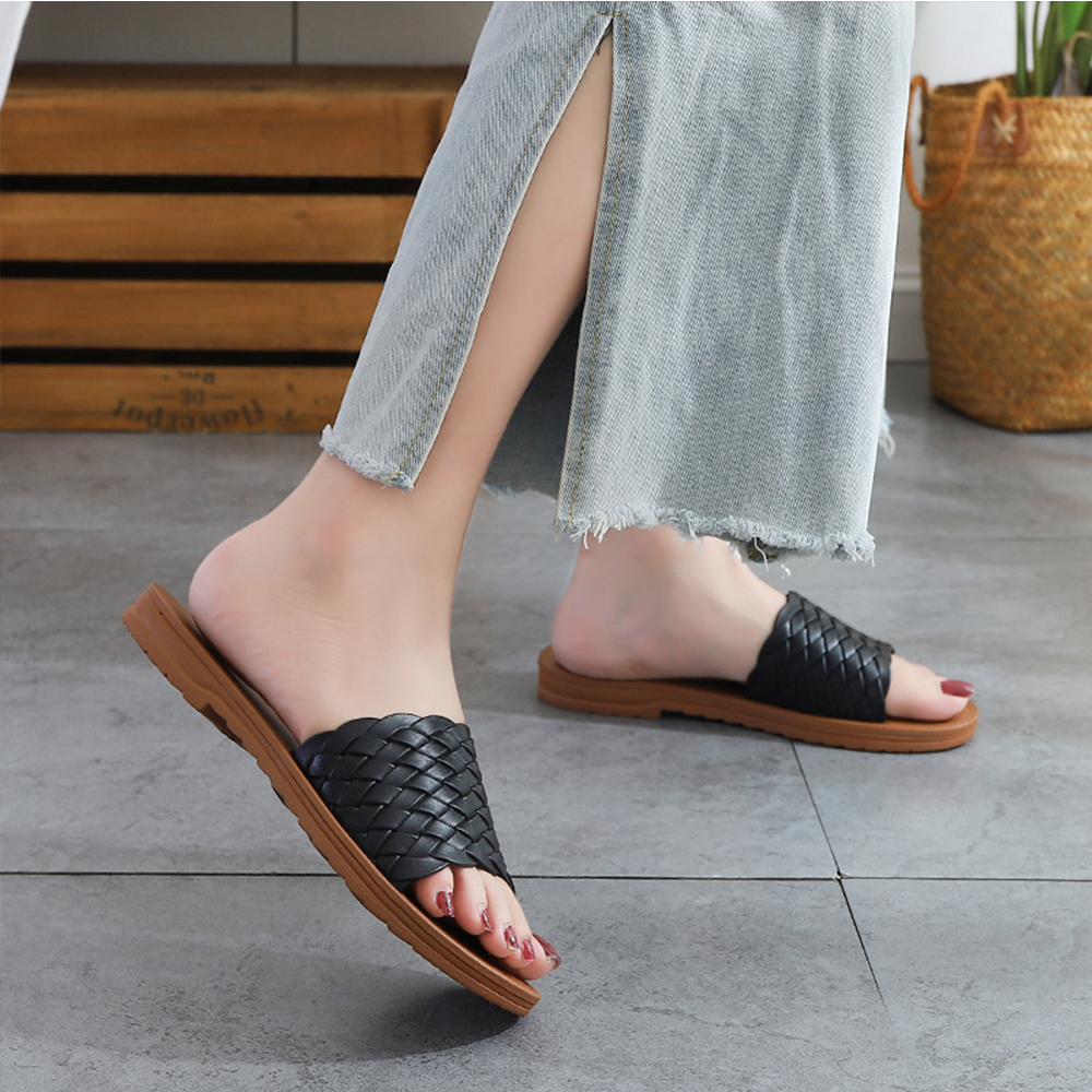 Zapatillas planas de la playa de las señoras de la sandalia de la moda del último diseño del verano